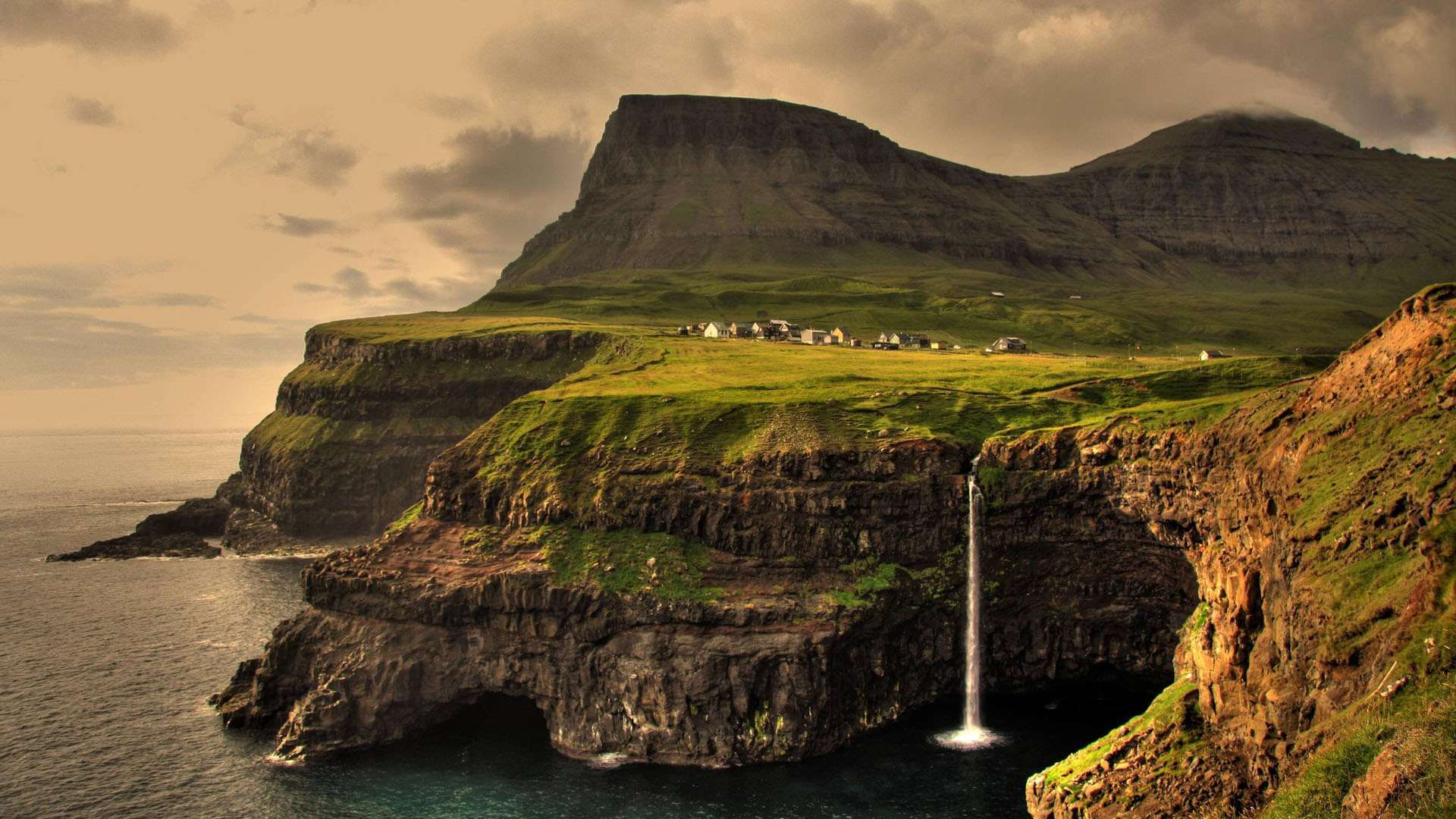 FAROE ADASI BAĞIMSIZLIĞINI İSTİYOR DANİMARKA HAYIR DİYOR