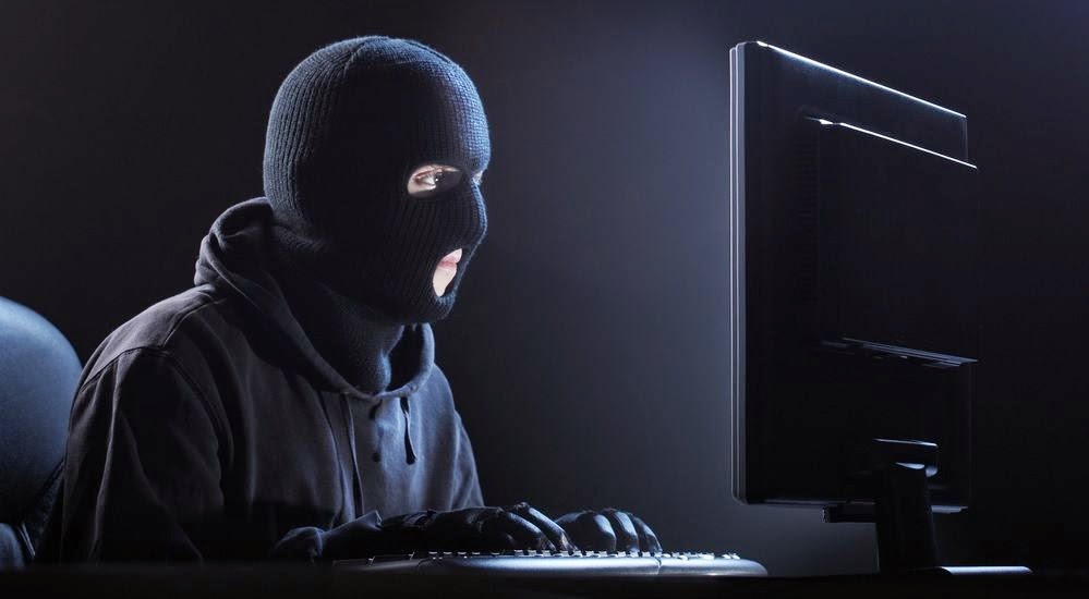 Hackerler siyasetcilerin özel bilgilerini twitter’da paylaştı aralarında Türk milletvekili Özlem Çekic’de var