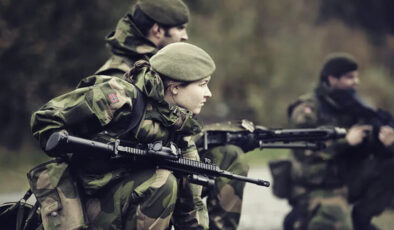 Norveç silahlı kuvvetleri kadınlardan oluşan özel kuvvetler eğitimlerini başlattı.